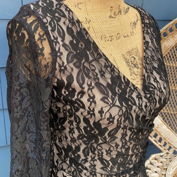 🖤🖤🖤Maggy London 6 Small pinup dress lace tan stretch - Picture 9 of 9